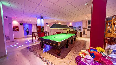 Full-size snooker table at Villa Monaco Adeje Tenerife Full-size snooker table at Villa Monaco Adeje Tenerife